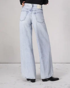 Featherweight Sofie Wide-Leg Jean