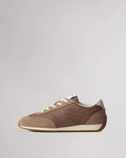 Slim Retro Runner Sneaker